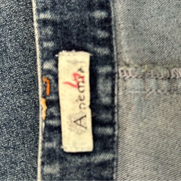 Vintage Denim Skirt with Floral Embroidery - Picture 6 of 6